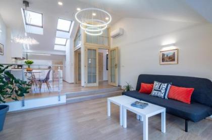 Royal Road Residence - image 4