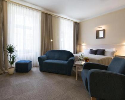Unitas Hotel - image 1