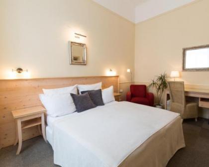 Unitas Hotel - image 3