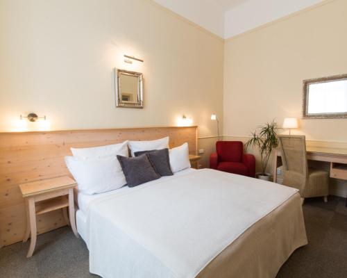 Unitas Hotel - image 3