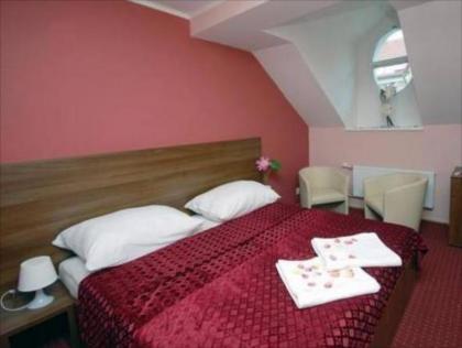 Colloseum Hotel - image 16
