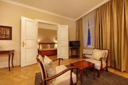 Hunger Wall Residence - image 20