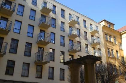 Aparthotel Austria Suites - image 1