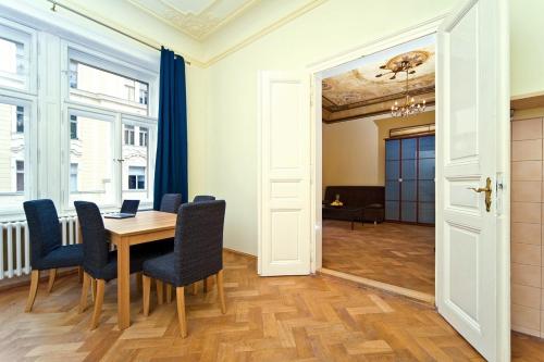 Old Town - Dusni Apartments - image 5