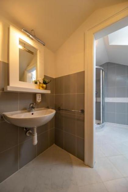 Emporio Prague Apartments - image 10