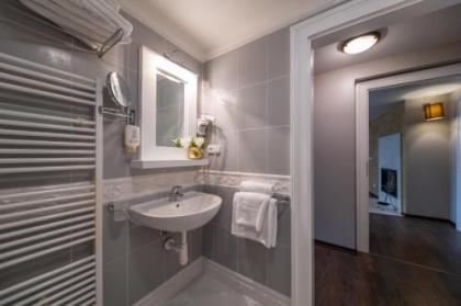 Emporio Prague Apartments - image 16