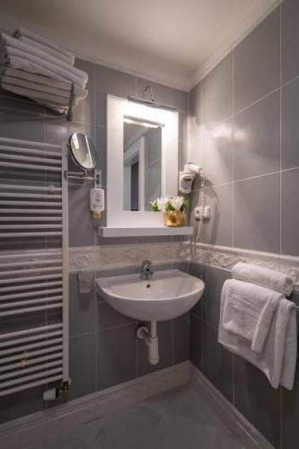 Emporio Prague Apartments - image 17