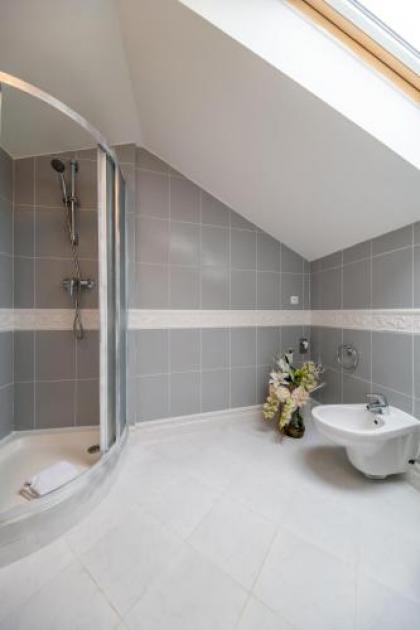 Emporio Prague Apartments - image 8