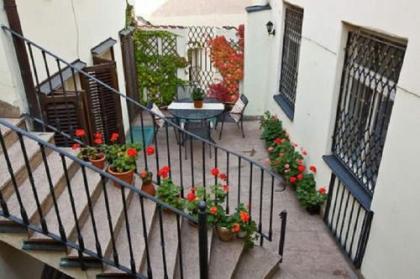 Hotel At the Black Star -Charming Romantic Suites and Apartments - image 14