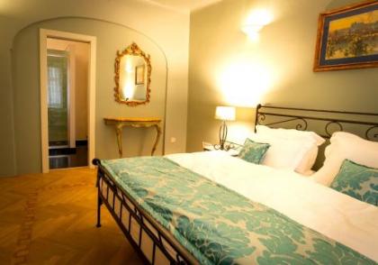 Hotel At the Black Star -Charming Romantic Suites and Apartments - image 19