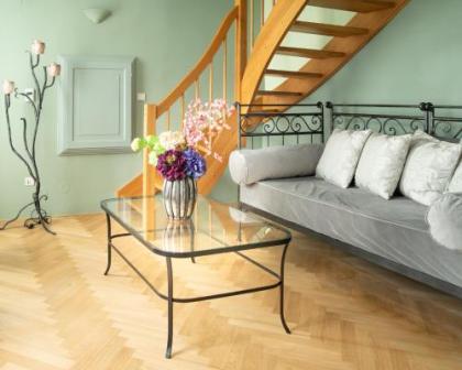 Hotel At the Black Star -Charming Romantic Suites and Apartments - image 20