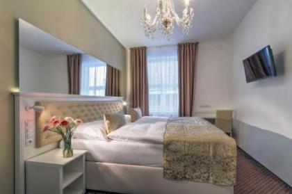 Hotel Taurus - image 1