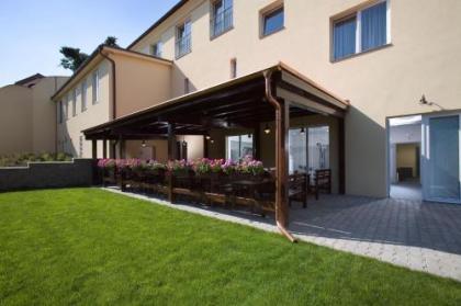 Dolce Villa - image 5