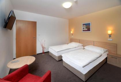 Hotel Chvalská Tvrz - image 18