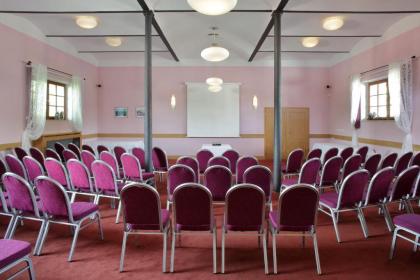 Hotel Chvalská Tvrz - image 5