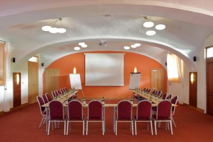 Hotel Chvalská Tvrz - image 6