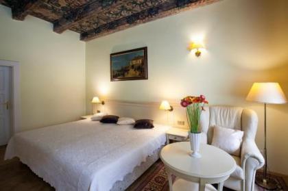 Tyn Yard Residence - image 20