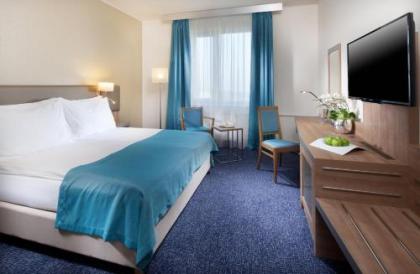 Holiday Inn Prague - image 9