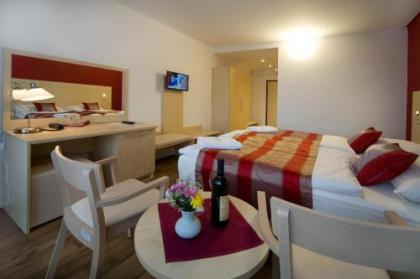 Hotel Krystal - image 11