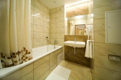 Hotel Krystal - image 5