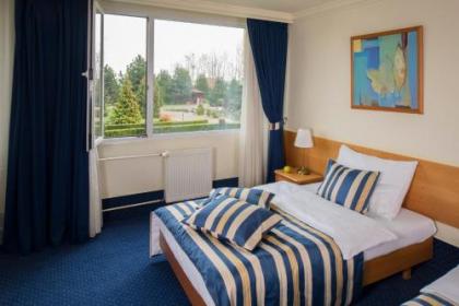 TOP HOTEL Praha - image 10