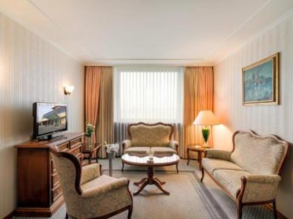 Panorama Hotel Prague - image 4