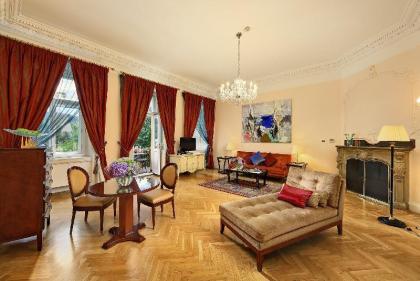 Smetana Hotel - image 17