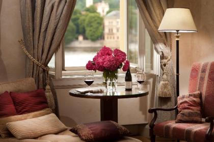 Smetana Hotel - image 4