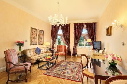 Smetana Hotel - image 5