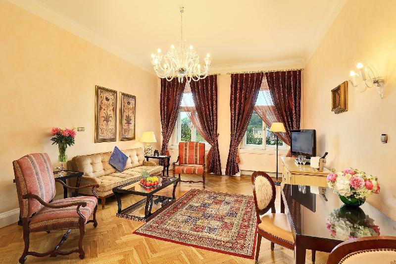 Smetana Hotel - image 5