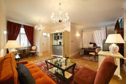 Smetana Hotel - image 7