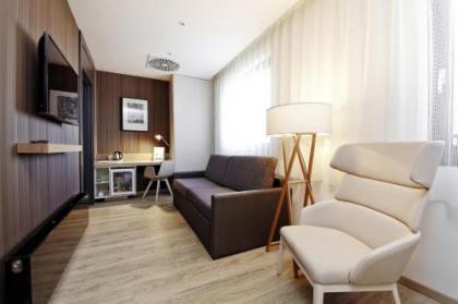 Occidental Praha - image 18