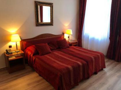 Ariston & Ariston Patio Hotel - image 6