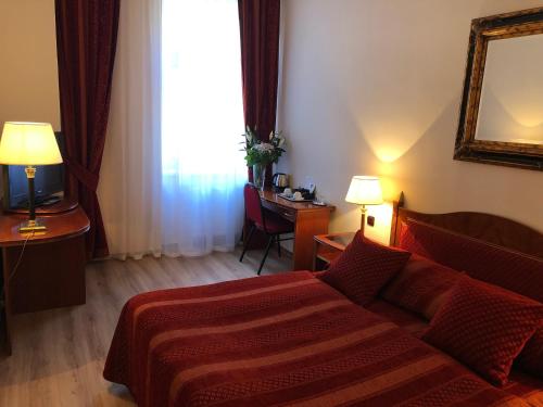 Ariston & Ariston Patio Hotel - image 7