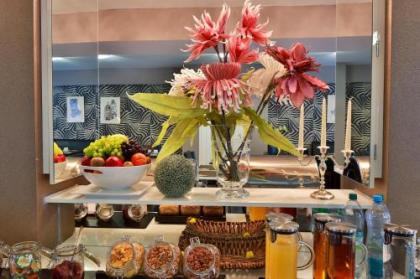 Elysee Hotel - image 16