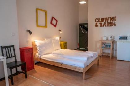 Clown and Bard Hostel - image 1
