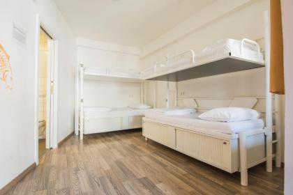 Safestay Prague Charles Bridge - image 11