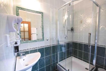Hotel Diana & apartments - image 2
