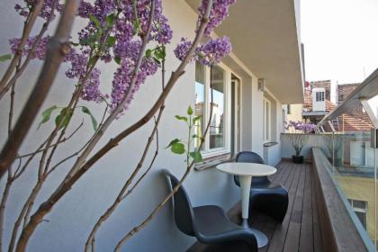 The Emblem Hotel - image 8