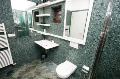 Luxury Loft - image 10