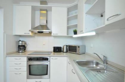 Selinor Old Town Apartments - image 13
