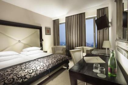 Grandior Hotel Prague - image 12
