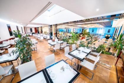 Grandior Hotel Prague - image 16