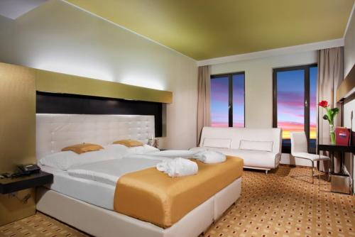 Grandior Hotel Prague - image 2