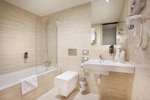 Grandior Hotel Prague - image 6