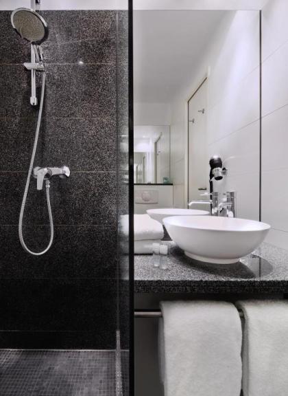 Motel One Prague-Florentinum - image 16