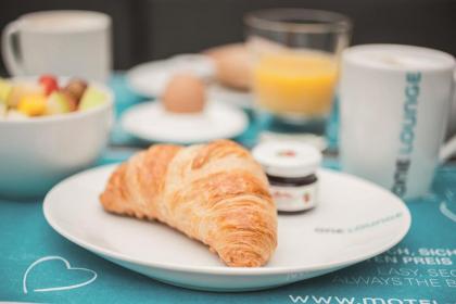Motel One Prague-Florentinum - image 19