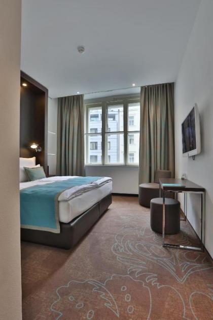 Motel One Prague-Florentinum - image 2