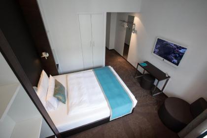 Motel One Prague-Florentinum - image 3
