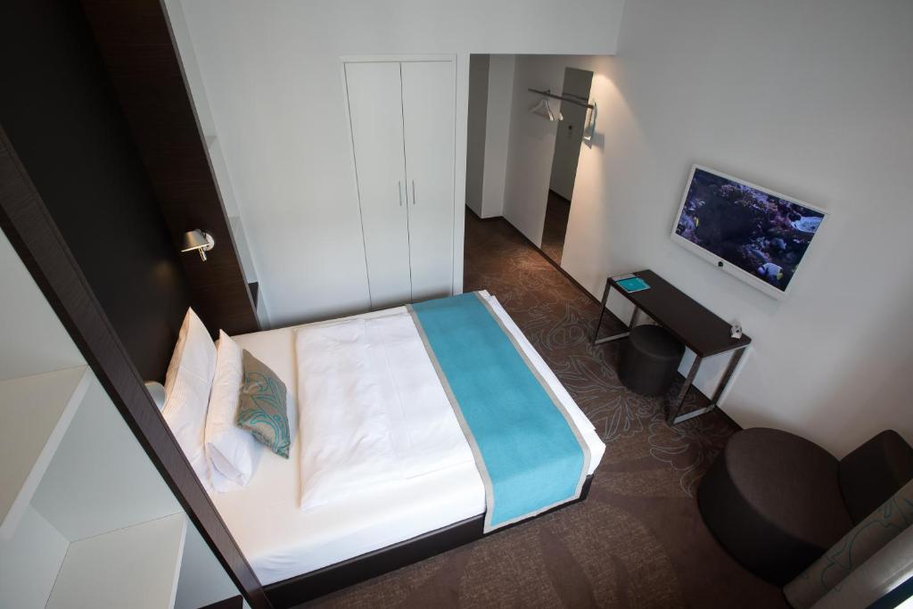 Motel One Prague-Florentinum - image 3